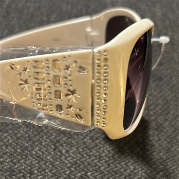 Diamond Eyewear White Sunglasses UV400 - Picture 5 of 7